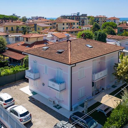 Villa Amelia Rooms Marina di Pietrasanta Exteriör bild