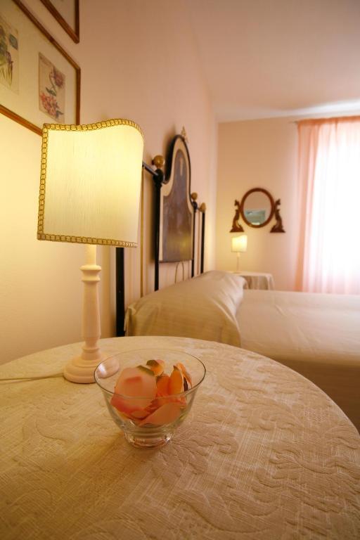 Villa Amelia Rooms Marina di Pietrasanta Rum bild