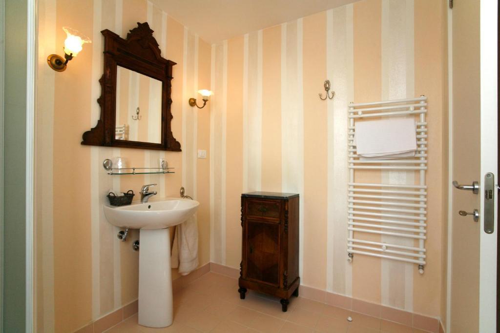 Villa Amelia Rooms Marina di Pietrasanta Rum bild