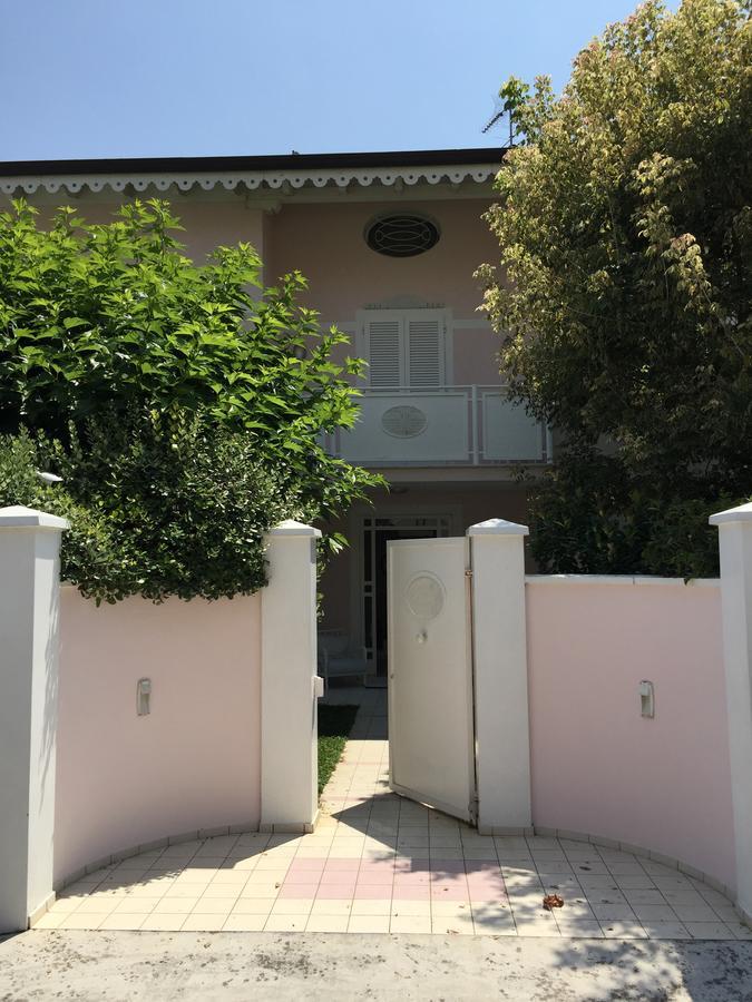 Villa Amelia Rooms Marina di Pietrasanta Exteriör bild